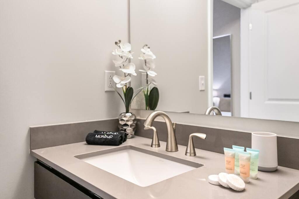2Br Unit In The Heart Of Dt On Playhouse Square, With Pool And Gym Access-1106 Cleveland Exterior foto