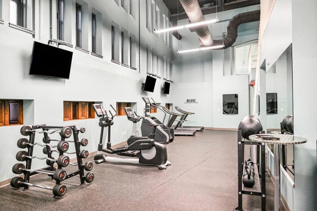 2Br Unit In The Heart Of Dt On Playhouse Square, With Pool And Gym Access-1106 Cleveland Exterior foto
