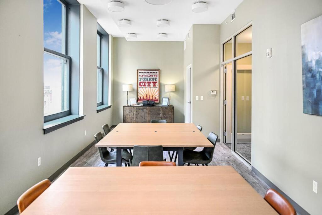 2Br Unit In The Heart Of Dt On Playhouse Square, With Pool And Gym Access-1106 Cleveland Exterior foto